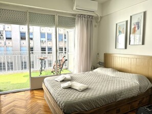 1 habitación y ropa de cama
