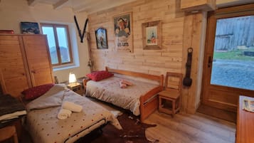 2 chambres, fer et planche Ă  repasser, lit parapluie, draps fournis