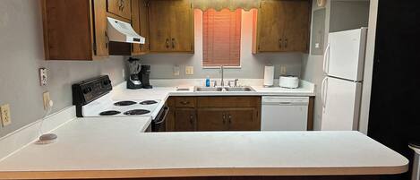 Oven, stovetop, dishwasher