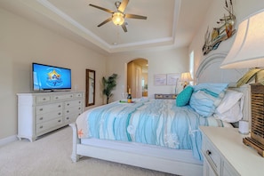 3 bedrooms, desk, iron/ironing board, free WiFi - Sleeps 8 - Heated pool - Hot tub - Gulf Access - Kayaks (Cape Coral)