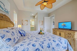 4 bedrooms, iron/ironing board, free WiFi, bed sheets - Heated pool - great fishing from the dock - Stars Vacation Rentals (Cape Coral)