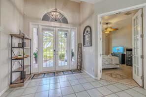 4 室のベッドルーム、アイロン / アイロン台、WiFi (無料)、ベッドシーツ