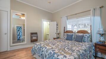 5 bedrooms, iron/ironing board, free WiFi, bed sheets