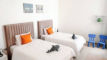 3 bedrooms, iron/ironing board, WiFi