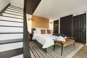 5 عدّة غرف نوم ومكتب ومكواة/لوح كي وسرير سفر