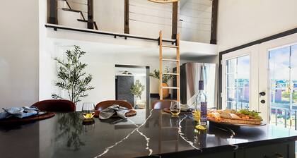 Regal Bricks LUX - City View - Parking - 5 Min to Downtown - Fire Pit