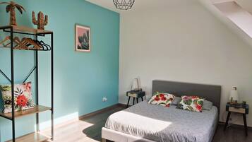 4 Schlafzimmer, Schreibtisch, WLAN