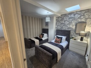 Unclassified image, 3 of 23, button