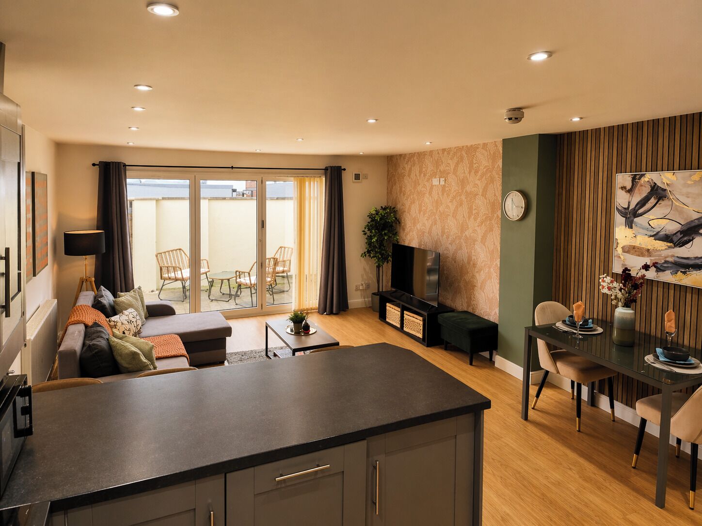 Elegant Flat In Bristol - Sleeps 8 - Saltford