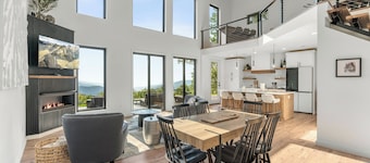 Stunning modern cabin with breathtaking views of Maggie valley