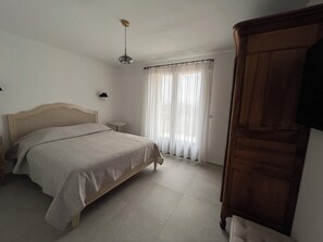 2 多间卧室、免费 WiFi、床单