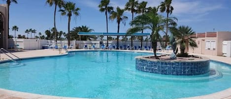 Innenpool, Außenpool