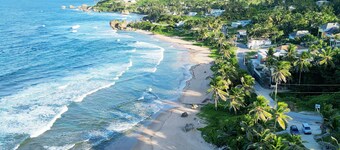 Little Diamond Jungle Home, Panoramic Ocean Views, 2 Verandas &Tropical Garden