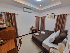 2 habitaciones, escritorio, tabla de planchar con plancha y wifi 