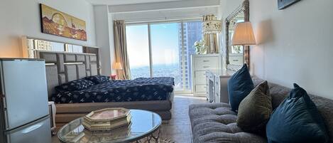 3 makuuhuonetta, silitysrauta/-lauta, Wi-Fi, vuodevaatteet