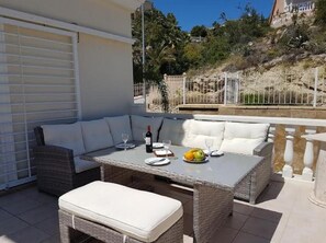 屋外ダイニングエリア