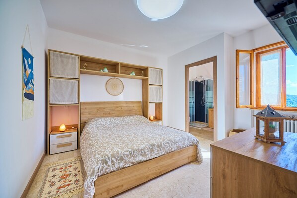 1 bedroom, WiFi, bed sheets - VALENTINA MANSION 'PRIMROSE HOUSE' (Sant' Anna d alfaedo)