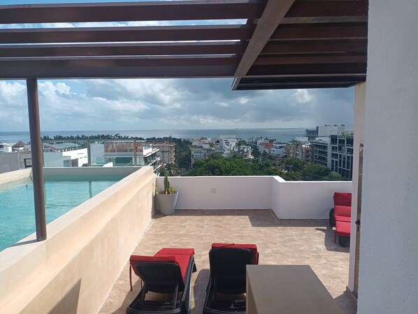 Apartamento, 1 quarto, sacada, vista para a cidade | Piscina | Piscina externa