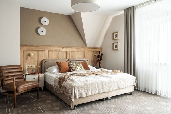 Comfort Double Room, Balcony, Mountain View | Desk, blackout drapes, soundproofing, iron/ironing board - Willa Amicus (Zakopane)