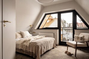 Bureau, rideaux occultants, chambres insonorisées