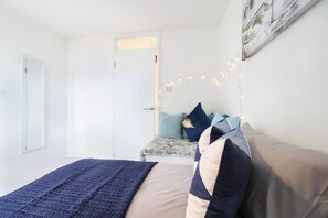 3 bedrooms, iron/ironing board, WiFi, bed sheets