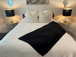 3 Schlafzimmer, Schreibtisch, Bügeleisen/Bügelbrett, WLAN