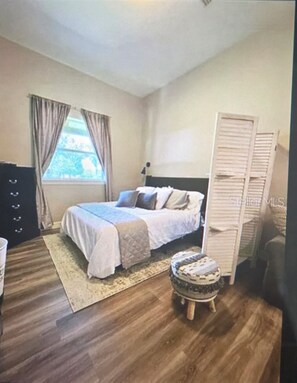 1 bedroom, in-room safe, WiFi, bed sheets