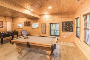 Games room - ROCKY TOP VIEW Family/Couples Retreat Centrally Located Yet Tucked in the Woods (Sevierville)