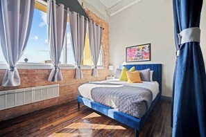 1 habitación, tabla de planchar con plancha, cuna de viaje y wifi
