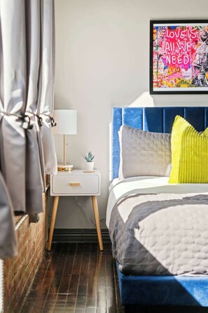 2 bedrooms, desk, iron/ironing board, travel cot