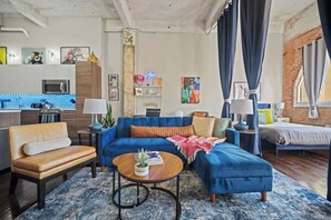 智能电视、办公室