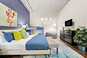 2 bedrooms, iron/ironing board, travel cot, WiFi