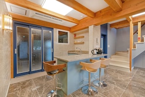 Family Duplex, Mountain View | In-room dining