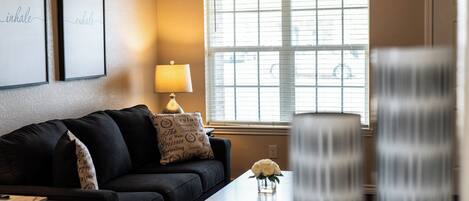 Hus Comfort - 3 sovrum - icke-rökare - kök | Vardagsrum | 55-tums smart-tv med digitalkanaler