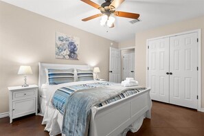 Stylish 3BR Retreat in Highly-Rated Locale | 3 bedrooms, iron/ironing board, free WiFi, bed sheets - Spacious 3BR Home in Amazing Location (Temple)