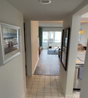 Interior - Venice Plantation Country Club view (Venice)