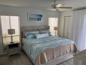 2 bedrooms, iron/ironing board, free WiFi, bed sheets - Venice Plantation Country Club view (Venice)