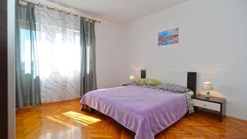 Apartment, 3 Bedrooms, Smoking, Balcony | Interior