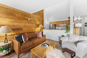 Apartment (2 Bedrooms) | Exterior - Plaza #1409 (Keystone)