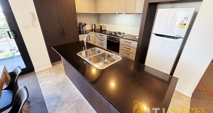 Posh in Phillip - 2bd 2bth Apt