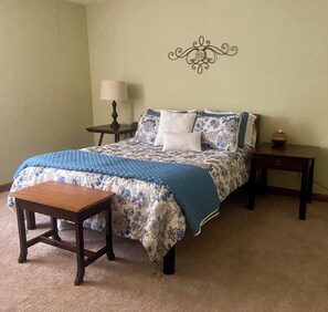 2 sovrum, skrivbord, strykjärn/strykbräda och wi-fi