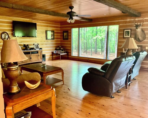 Natures Paradise : Relax and Recharge at our Riverside Cabin Retreat