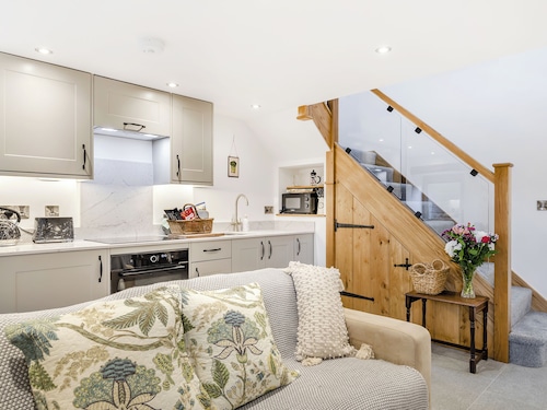 Dukes Cottage - UK47495