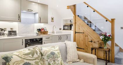 Dukes Cottage - UK47495