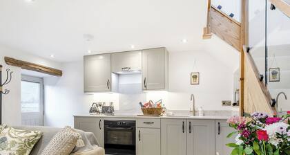 Dukes Cottage - UK47495