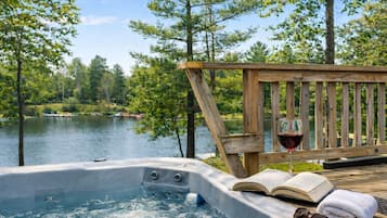 Baignoire à remous extérieure