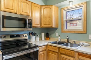 Kitchen - Peaceful Cabin on Whitefish Chain (Crosslake)