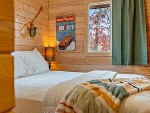 3 bedrooms, travel cot, free WiFi, bed sheets - Peaceful Cabin on Whitefish Chain (Crosslake)