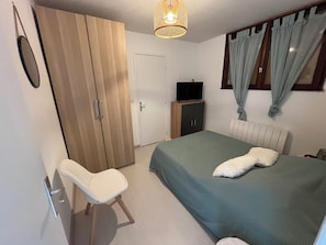 2 Schlafzimmer, Reisekinderbett, WLAN