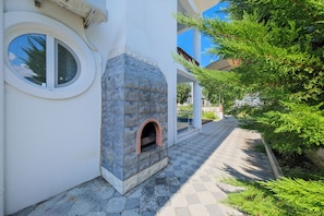 Familievilla - privat pool - udsigt til have | Terrasse/gårdhave